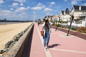 Body rayé et jean taille haute Mom Fit