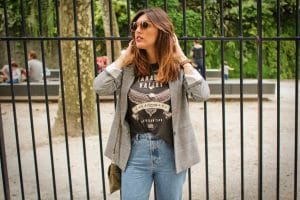 Blazer à carreaux Bershka et Jean Mom fit Camaïeu