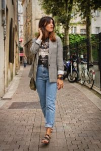 Blazer à carreaux Bershka et Jean Mom fit Camaïeu