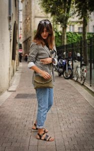 Blazer à carreaux Bershka et Jean Mom fit Camaïeu