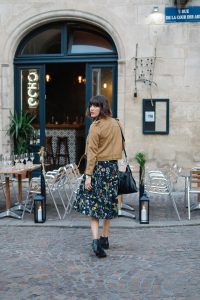 Robe longue à fleurs Camaïeu et Perfecto beige