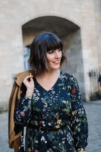 Robe longue à fleurs Camaïeu et Perfecto beige