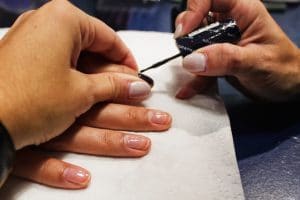 Pose du vernis semi-permanent OPI