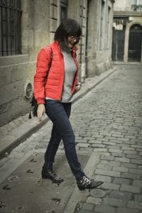 Blouson rouge et jean Uniqlo