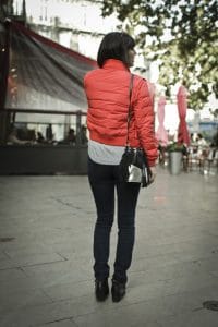 Blouson rouge et jean Uniqlo
