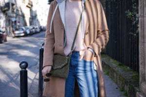 Blogueuse mode bordeaux - Maille et denim