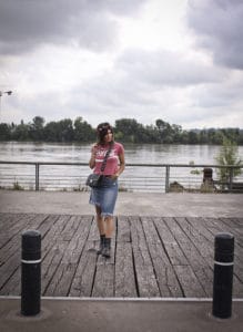 Jupe en jean et t-shirt coca-cola