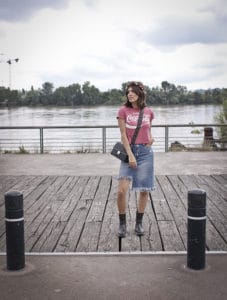 Jupe en jean et t-shirt coca-cola
